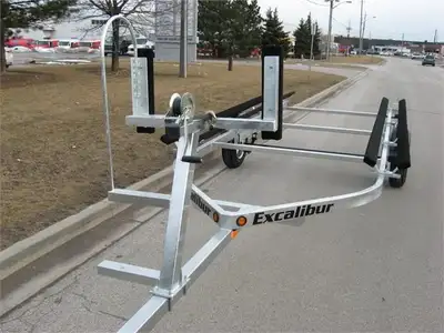 PT2723 - 2700lb capacity single axle Pontoon Boat Trailer. Will fit 20`- 23`Pontoon boats. Fully wel...