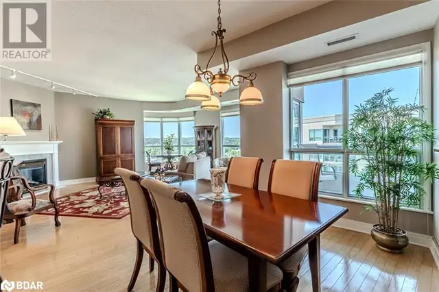 2 TORONTO Street Unit# PH2/3 Barrie, Ontario63005673866241122