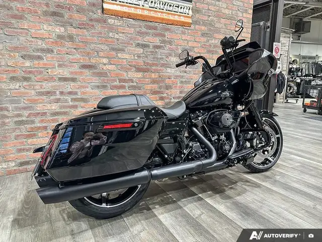 2026 Harley-Davidson ROAD GLIDE in Sport Touring in Calgary - Image 6
