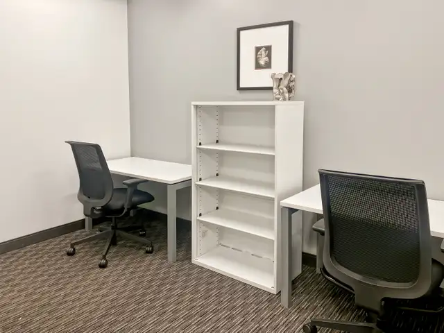 Office space for rent for 3 persons in Saint Foy Quebec in Commercial & Office Space for Rent in Québec City - Image 15