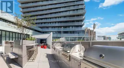 Welcome to Rogers' stunning and modern Signature Building one of the most sought-after residences in...