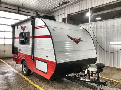 LIGHTEIGHT RETRO, COMPACT & EASY TO TOW WITH A SMALL SUV, JEEP, VAN OR 1/2 TON! 2022 Riverside RV Re...