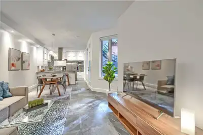 Ville-Marie - Superbe Condo 4 1/2 Meublé avec Cour Arrière