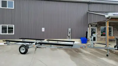 Load Rite 20 to 22ft Galvanized Pontoon Boat Trailer with LED lights. Model LOA-20/22-2750T 20-22 Si...