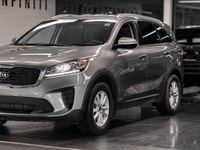 Ready for anything, this 2019 Kia Sorento LX in stunning Titanium Metallic offers a perfect blend of... (image 2)
