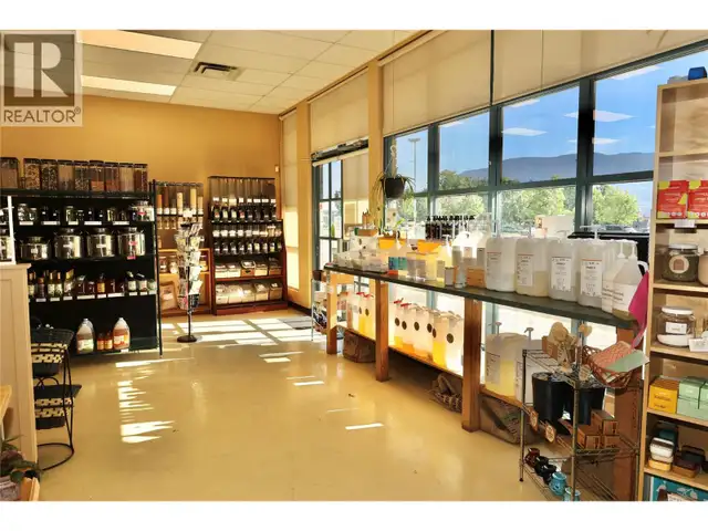 1848 MAIN Street Unit# 148 & 150 Penticton, British Columbia in Commercial & Office Space for Sale in Penticton - Image 2