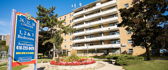 St. Andrews Towers East - 2 Bedroom Apartment for Rent in Long Term Rentals in City of Toronto - Image 4