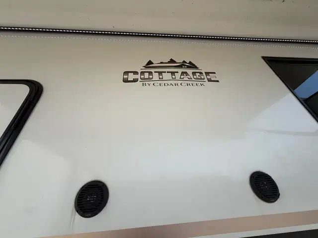 2022 Forest River Cedar Creek Cottage 40CDL in Travel Trailers & Campers in St. Albert - Image 28