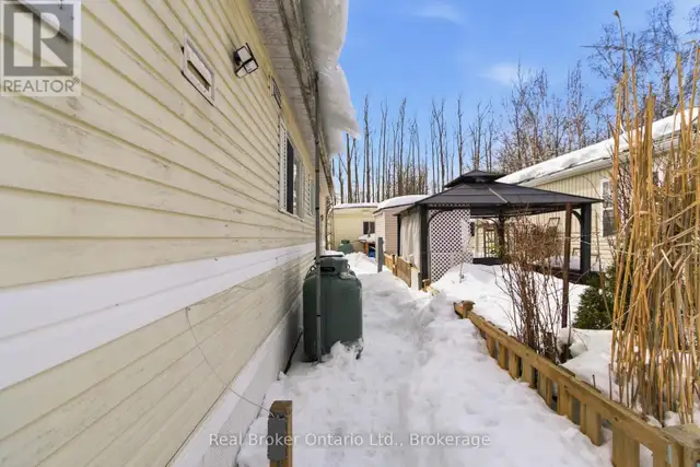 428 PINE PASS Centre Wellington, Ontario in Houses for Sale in Oakville / Halton Region - Image 41