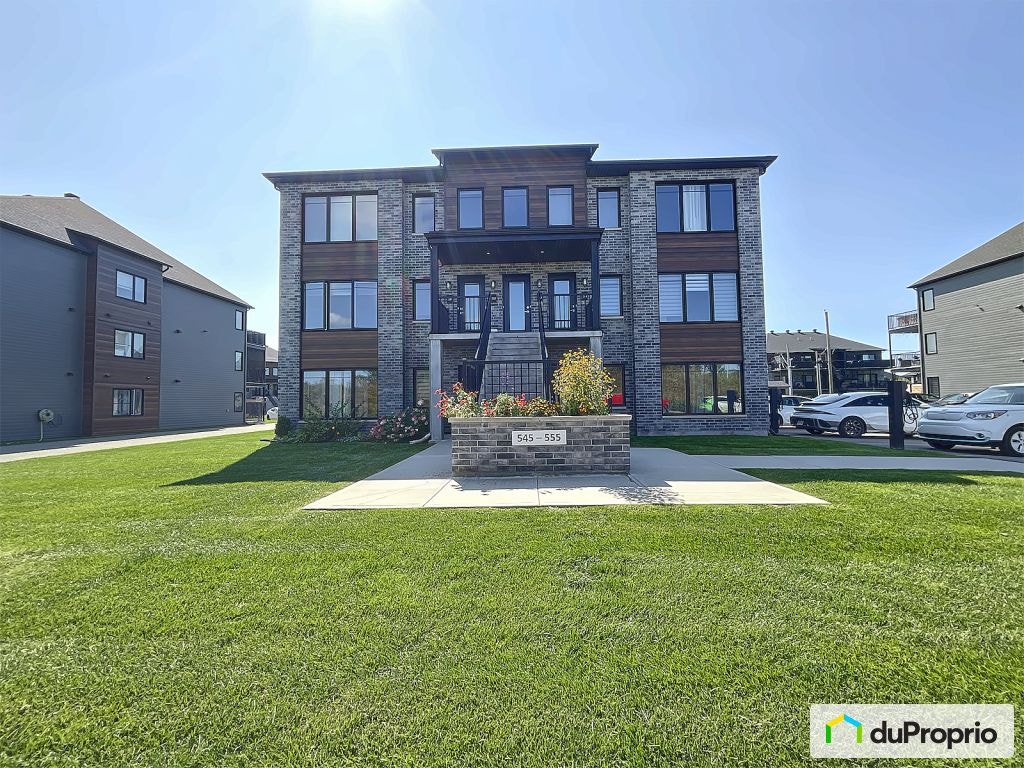 $439,900 - Condominium for sale in Ste-Marthe-Sur-Le-Lac — photo 2