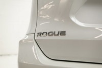 Locally owned AND super low KM!! Check out this Carfax 1 owner 2020 Nissan Rogue with All-Wheel Driv... (image 7)