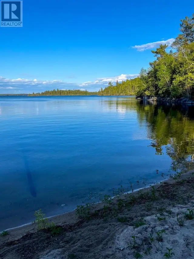 11 Hay Island, Lake of the Woods S of Kenora, Ontario in Land for Sale in Kenora - Image 15