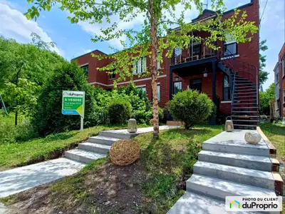 OPEN HOUSE : SATURDAY, AUGUST 8 Business clé en main avec revenu substantiel ou résidence personnell...