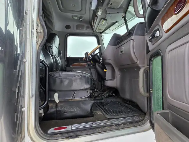 2012 PETERBILT 388 in Heavy Trucks in Saskatoon - Image 34