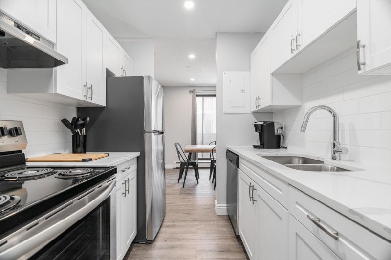 One month free! All inclusive 2 bedroom apartments in Chatham! Long