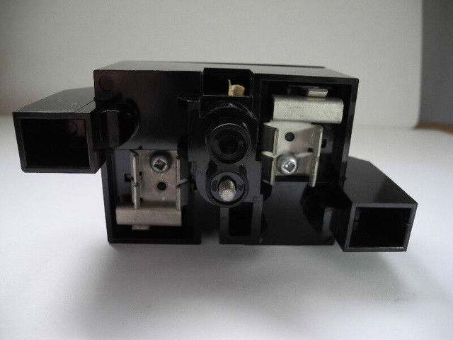 CEB 30A-60A FUSE BLOCK COMPLETE BOTTOM &amp; TOP RB26 in Electrical in City of Toronto - Image 3