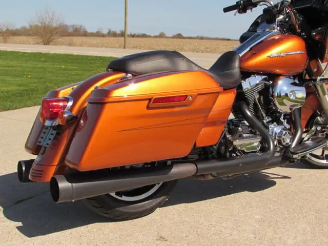 2015 Harley-Davidson FLTRXS Road Glide Special 103 Motor 52,000  in Sport Touring in Leamington - Image 13