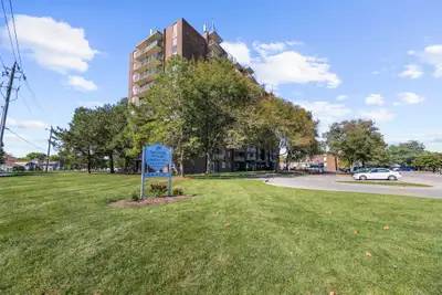 Building Description $1000 OFF FIRST MONTHS RENT FOR MILITARY & EMERGENCY RESPONDERS* *Conditions ap...