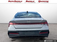 Air Conditioning, Exterior Parking Camera Rear, Fully automatic headlights, Heated Front Bucket Seat... (image 4)