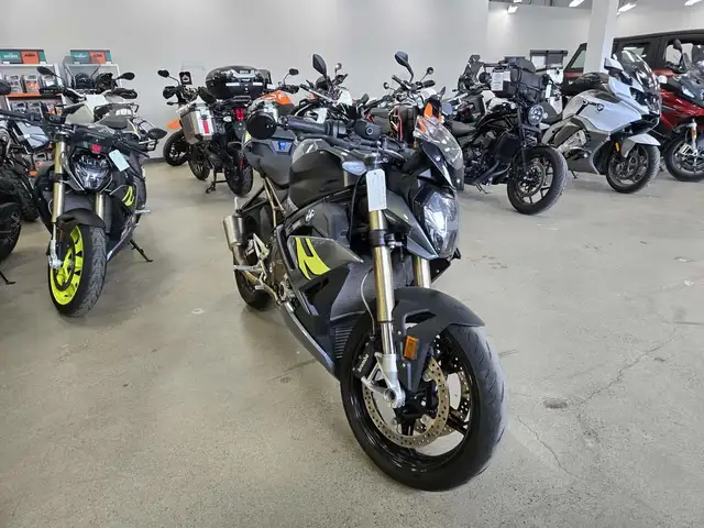2023 BMW S 1000 R in Street, Cruisers & Choppers in Oakville / Halton Region - Image 2