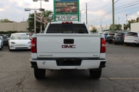 DONT PAY EXTRA FOR SAFETY Drive in style with this 2018 GMC Sierra 1500 SLE All Terrain ! Powered by... (image 5)