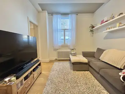 Superbe 3 et demi rénové et tout inclus dans un nouveau projet locatif situé au cœur du quartier Mon...