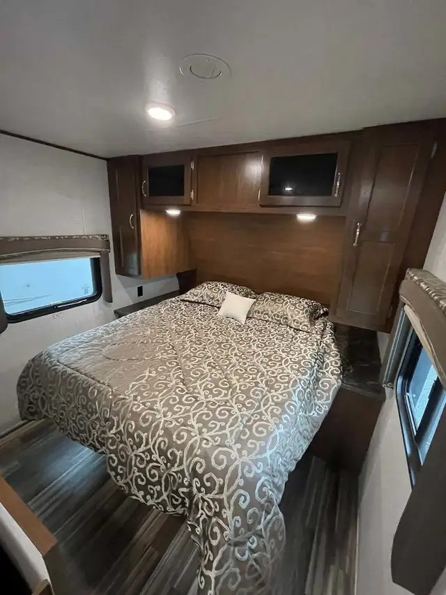 2017 JAYCO JAYFLIGHT 23RB (FINANCING AVAILABLE) in Travel Trailers & Campers in Strathcona County - Image 10
