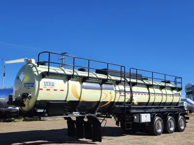 2013 Heil 38,000 Liter / 10,000 Gallon Tri Axle Crude Oil Aluminum Tank Trailer / 2 compartments / T...