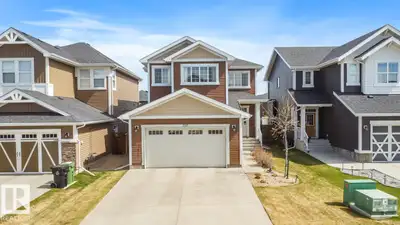 Spacious 2737 sq.ft. 2 storey perfect for the growing family! Located on a quiet street backing a wa...