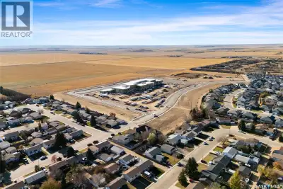 Nestled in the southeastern corner of Moose Jaw, the burgeoning neighborhood of Westheath invites yo...