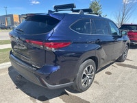 Welcome to Country Hills Volkswagen 2022 Toyota Highlander XLE AWD Our team of knowledgeable profess... (image 5)