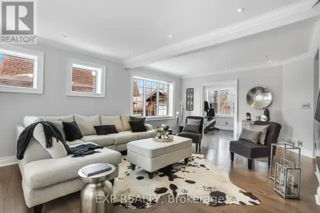 8 WARWICK ROAD Hamilton (Stoney Creek), Ontario62864388667906121