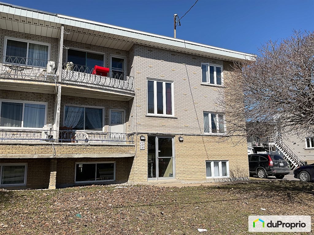 $789,000 - Triplex for sale in Ste-Catherine — photo 1