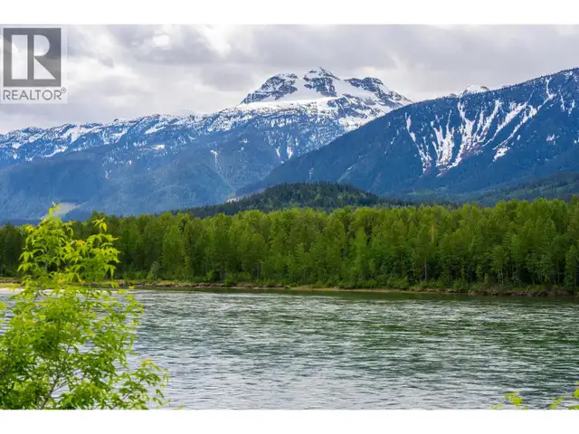 1311 Front Street Revelstoke, British Columbia in Land for Sale in Revelstoke - Image 2