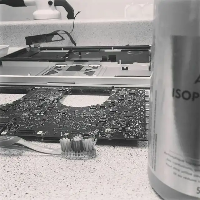 Computer Service, Upgrades & Service - Mac & PC - The Stem in Services (Training & Repair) in Calgary - Image 4