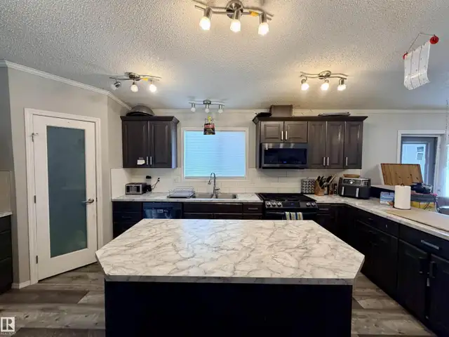 54002 RR 105 Rural Two Hills County, Alberta in Houses for Sale in Strathcona County - Image 11