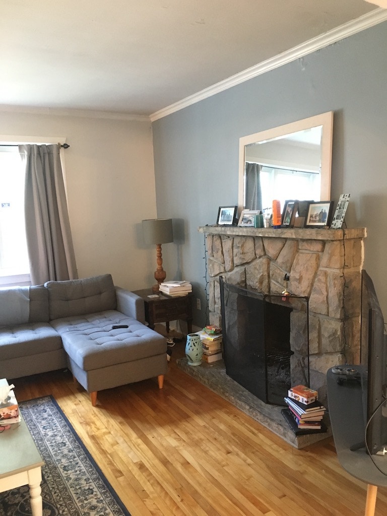 Spacious All-Inclusive 2 Bedroom Main Floor Apartment 5