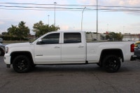 DONT PAY EXTRA FOR SAFETY Drive in style with this 2018 GMC Sierra 1500 SLE All Terrain ! Powered by... (image 3)