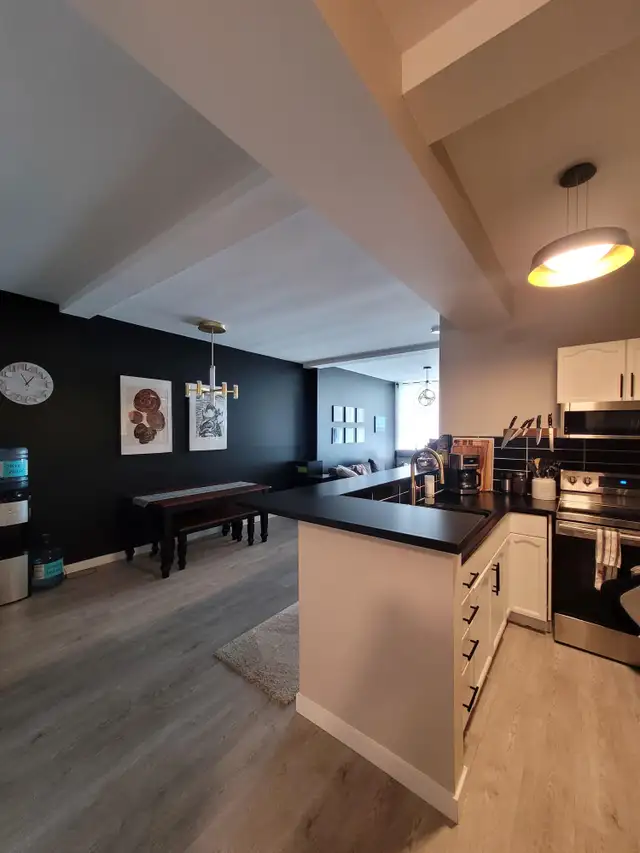 Uptown! Spacious Modern 2 bedroom available August 15th