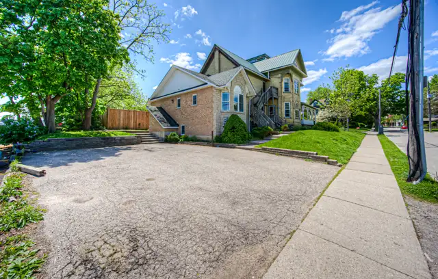 62 DORSET ST - 5 BEDROOM STUDENT UNIT AVAILABLE in Long Term Rentals in Kitchener / Waterloo - Image 30
