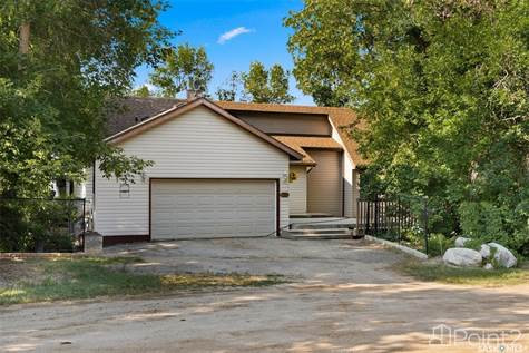 106 Shaw DRIVE in Houses for Sale in Regina