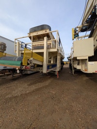 2012 Nor-Tech Surge Bin with Conveyor Pickup Throat Landing Gear 42in. Blet Spring Suspension 11r24.... (image 1)
