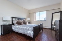 Stunning 1 bedroom apartment available at The Citadel, Bridgeview and Shoreview-Call Today! Current... (image 4)