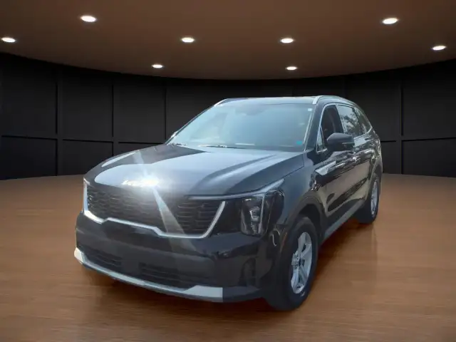 2025 Kia Sorento 2.5L LX CLEAN CARFAX, LOW KMS, 7 SEATER