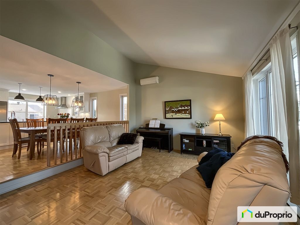 $759,000 - 1 1/2 Storey for sale in Longueuil (St-Hubert) — photo 2