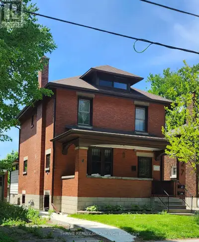 Welcome to this charming 2-bedroom, 1-bath apartment located in the heart of beautiful Wortley Villa...