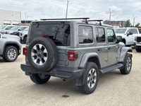 AMVIC Licensed Dealer * Remote Start * Keyless Entry * Alpine Audio System * Leather-faced Bucket Se... (image 8)