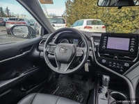 This Toyota Camry delivers a Regular Unleaded I-4 2.5 L/152 engine powering this Automatic transmiss... (image 8)