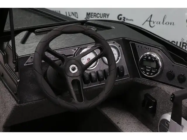 2024 Lund 1650 Angler Sport + MERCURY 60 HP & Remorque in Powerboats & Motorboats in Laurentides - Image 13