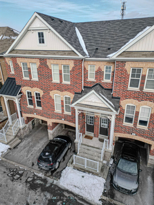 Woodbridge 3BR Townhome, High Ceilings, Upgraded Kitchen in Houses for Sale in Markham / York Region